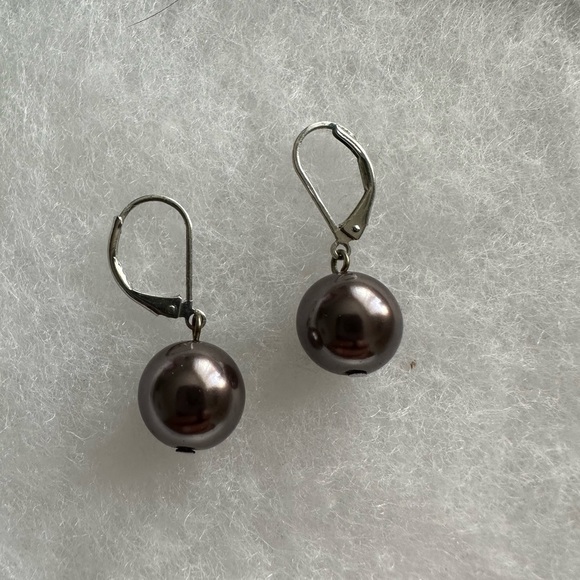 Premier Designs Faux Pearl necklace, earrings, and bracelet set - Picture 3 of 5